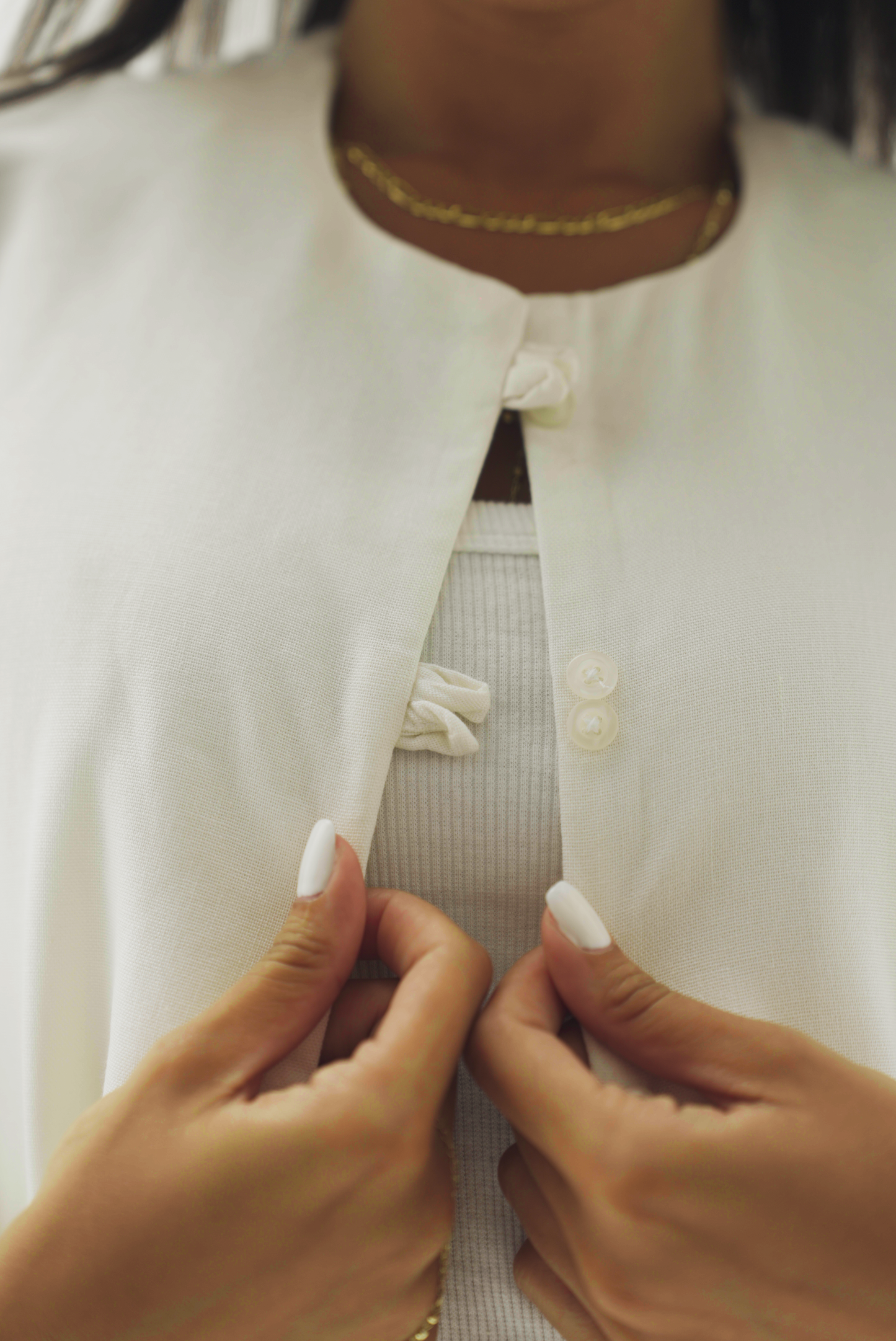 Double buttoned white linen chemise