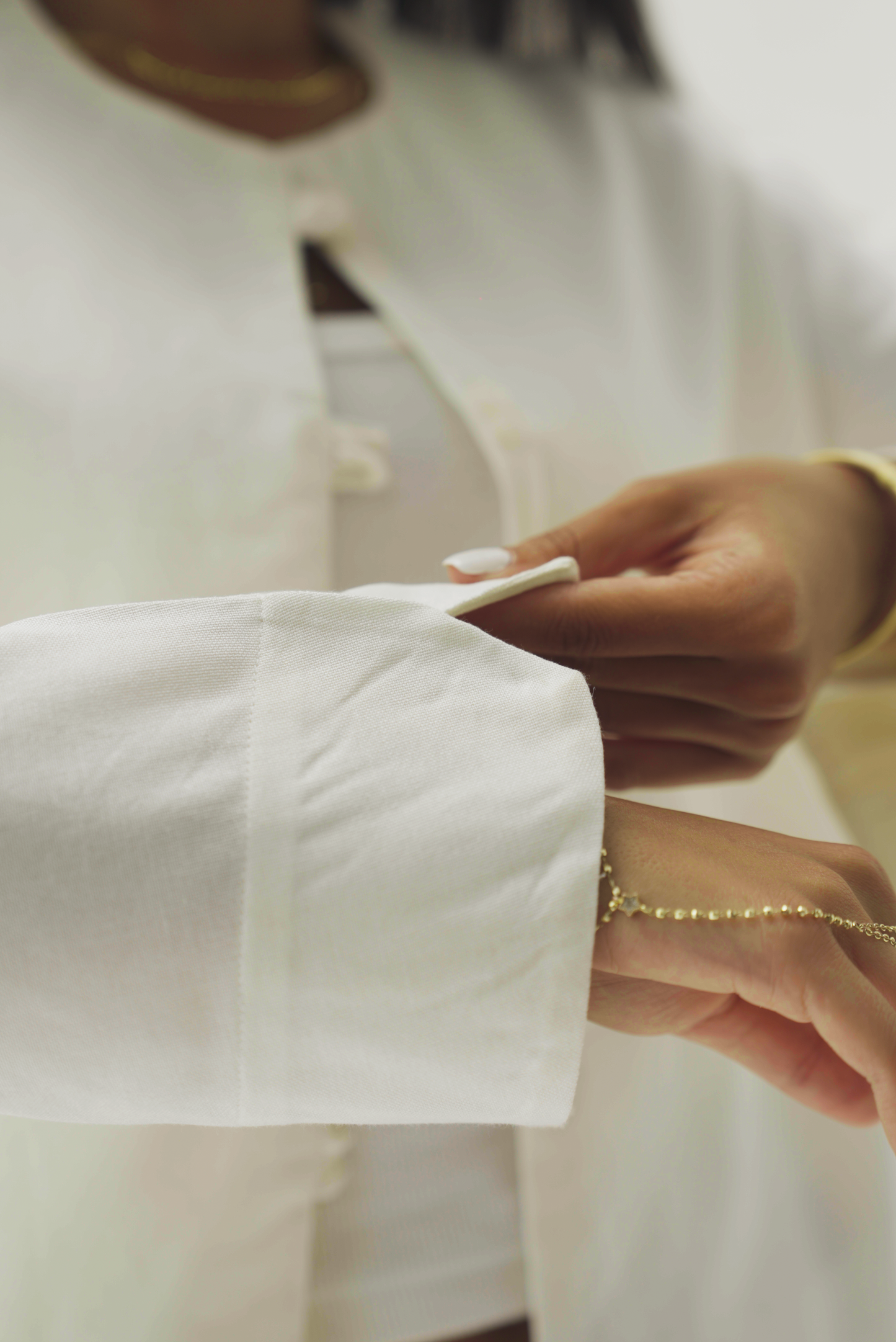 Double buttoned white linen chemise